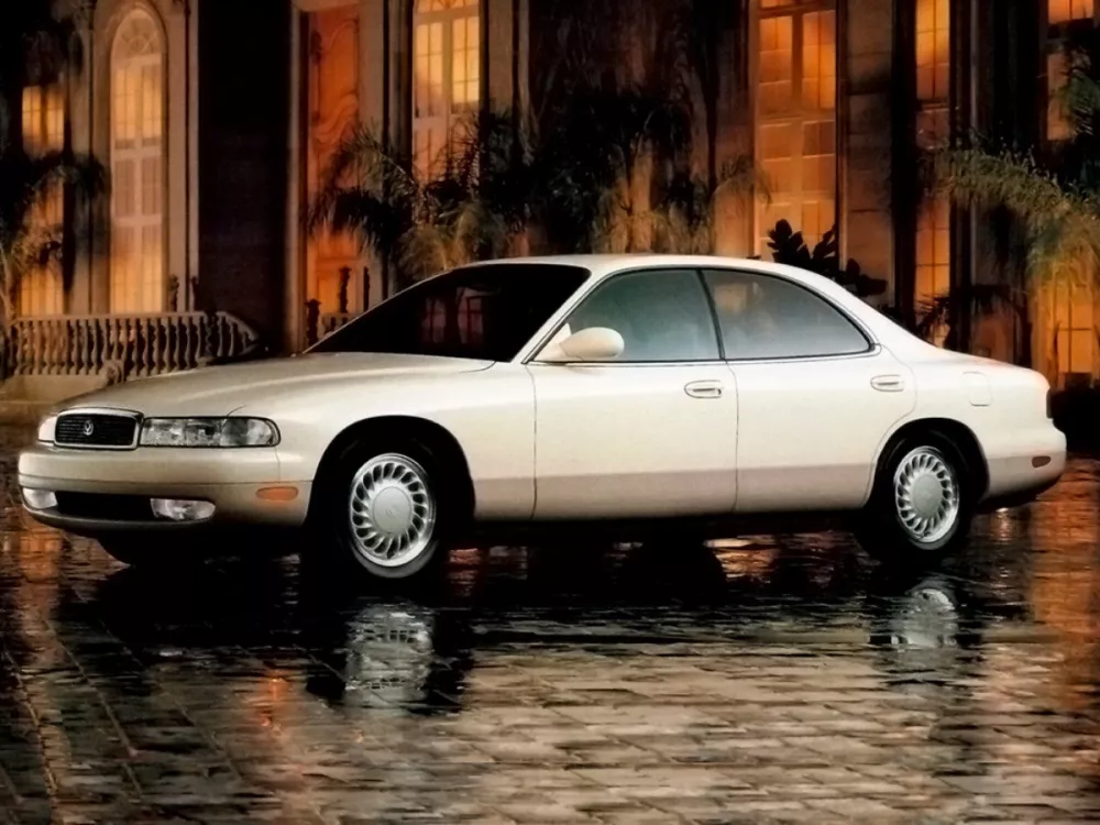 Автомобиль Mazda 929 IV (HD) Седан