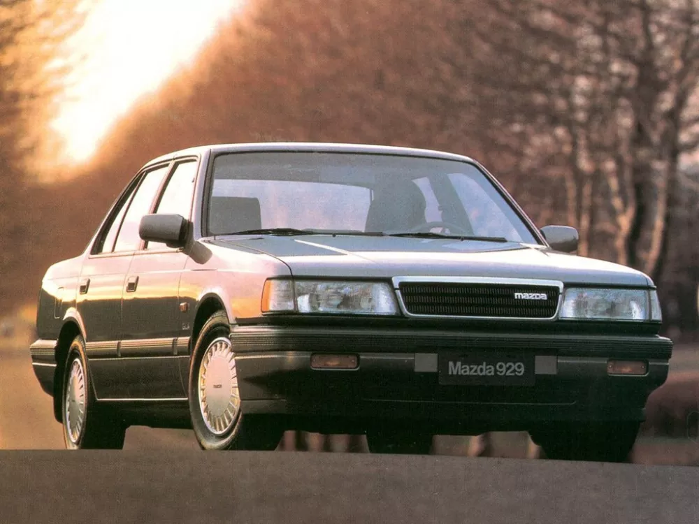 Автомобиль Mazda 929 III (HC) Седан