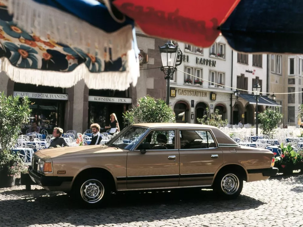 Автомобиль Mazda 929 LA4 Седан