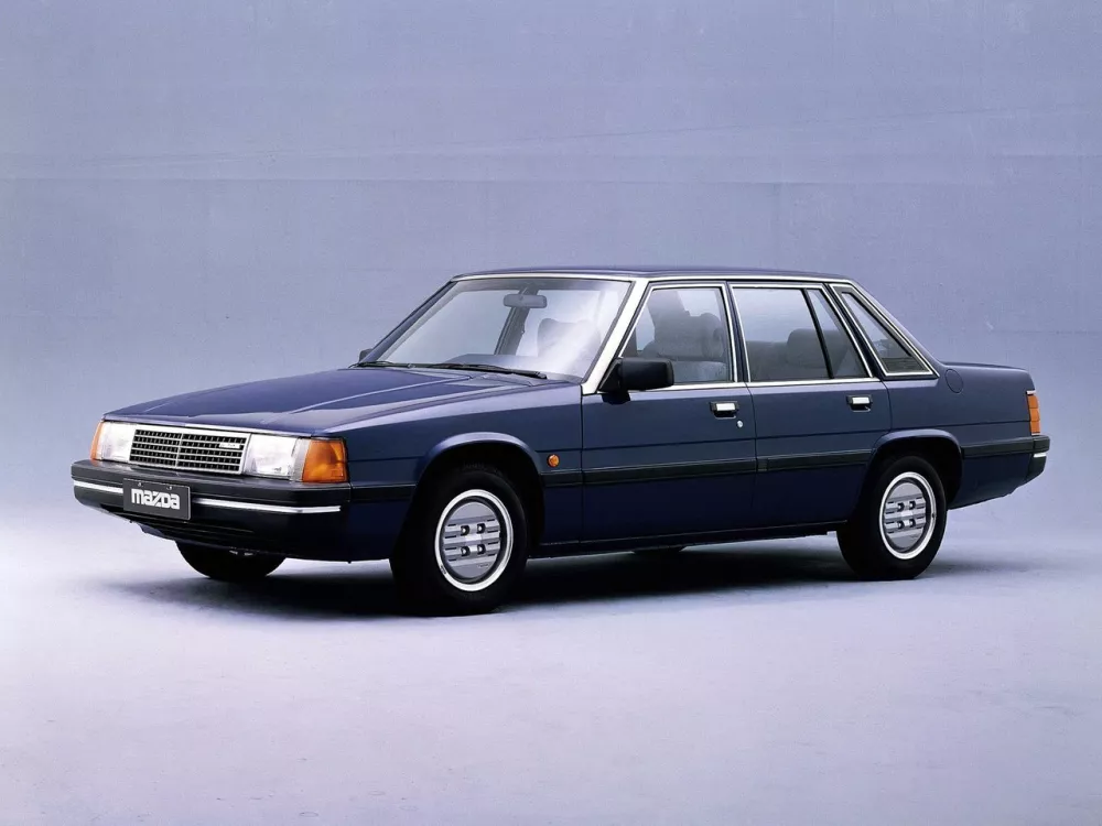 Автомобиль Mazda 929 II (HB) Седан