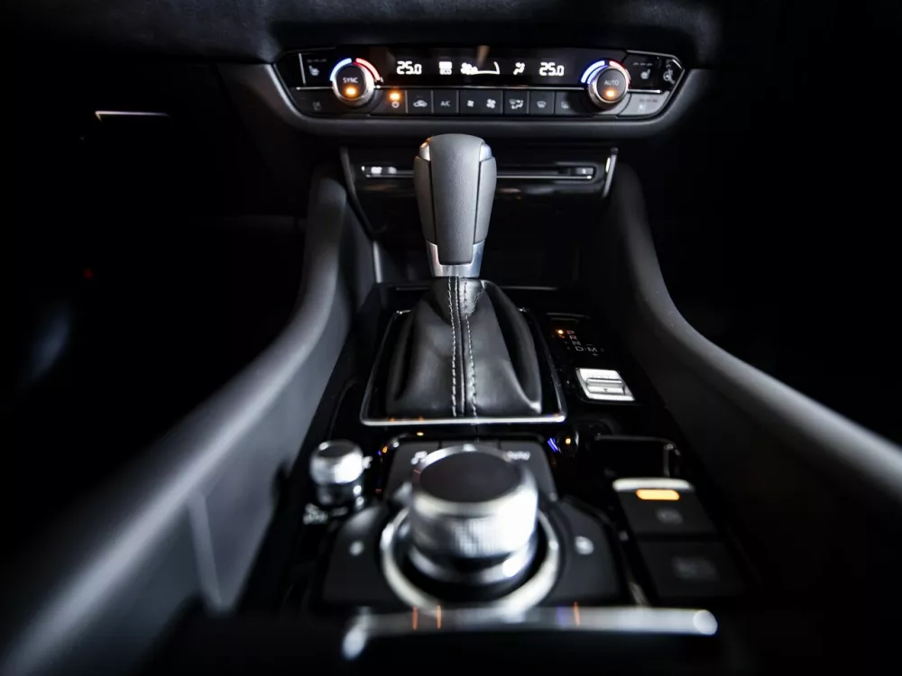 Автомобиль Mazda Atenza III Рестайлинг 2 Седан