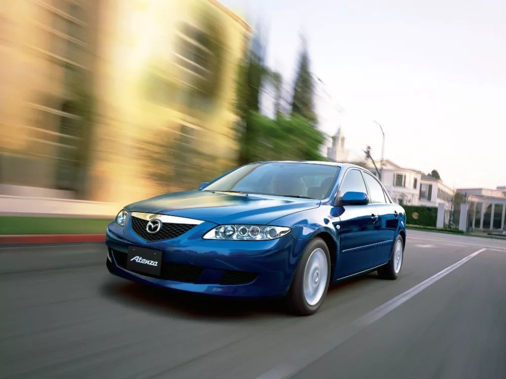 Автомобиль Mazda Atenza I Седан