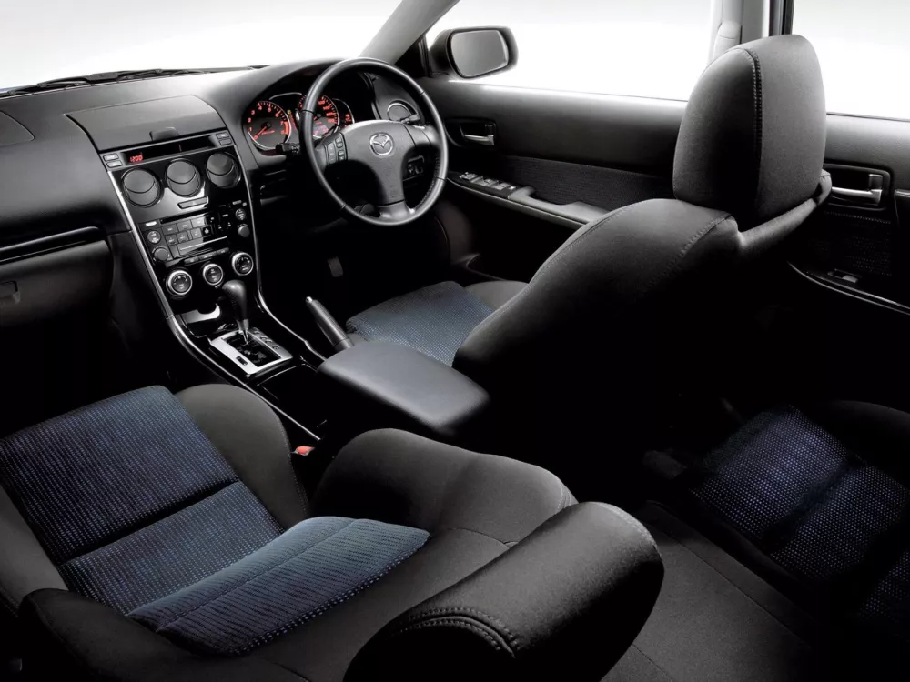 Автомобиль Mazda Atenza I Лифтбек