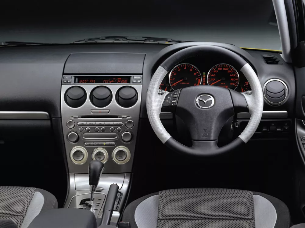Автомобиль Mazda Atenza I Лифтбек