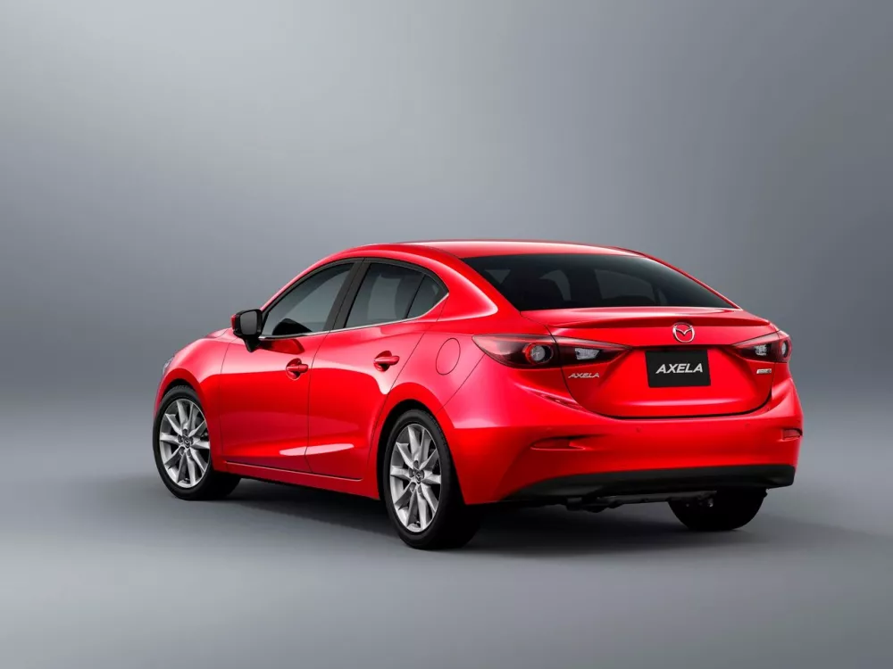 Автомобиль Mazda Axela III Рестайлинг Седан