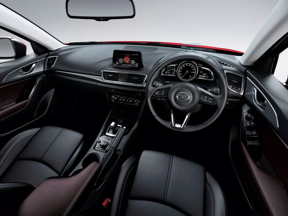 Автомобиль Mazda Axela III Рестайлинг Седан
