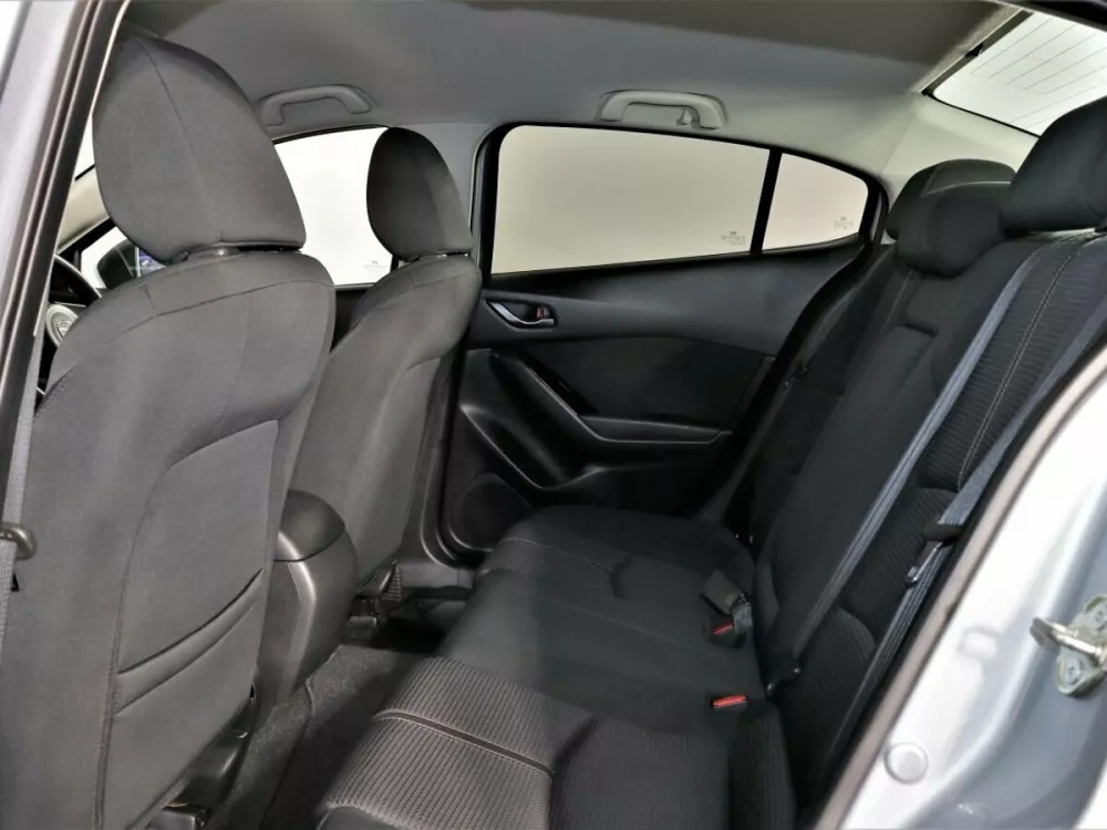 Автомобиль Mazda Axela III Рестайлинг Седан