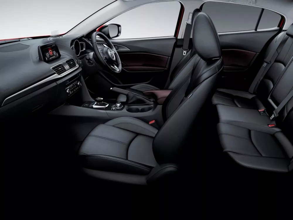 Автомобиль Mazda Axela III Рестайлинг Седан