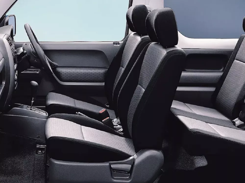 Автомобиль Mazda AZ-Offroad Внедорожник (3 двери)