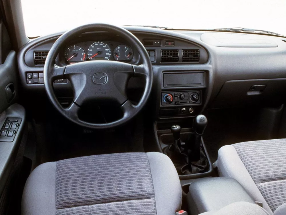 Автомобиль Mazda B-series V Пикап Двойная кабина