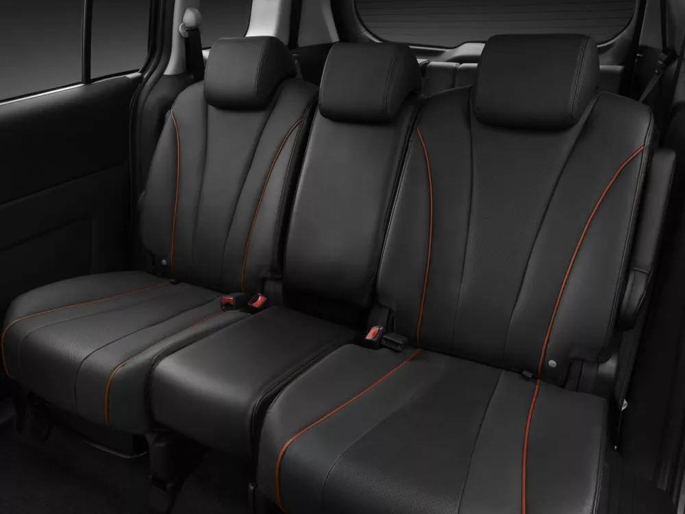 Автомобиль Mazda 5 II (CW) Компактвэн