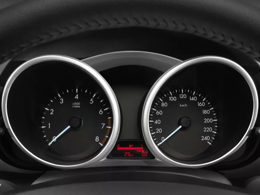 Автомобиль Mazda 5 II (CW) Компактвэн