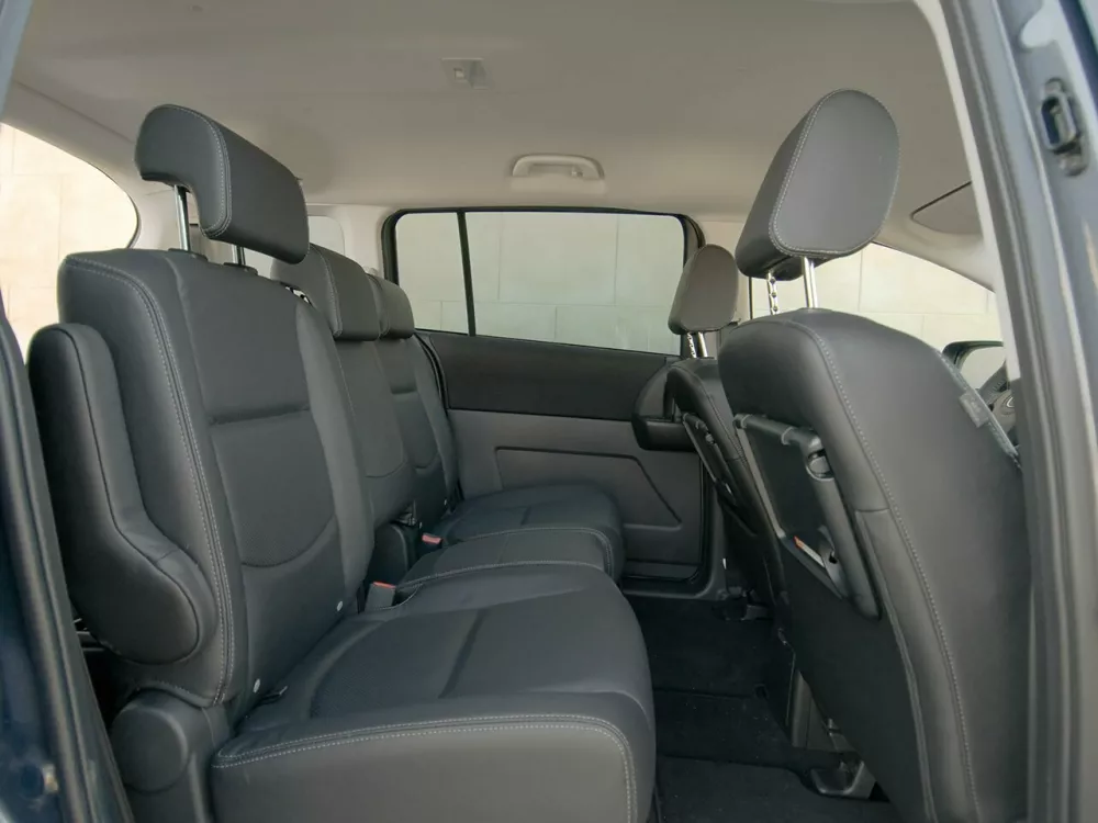 Автомобиль Mazda 5 I (CR) Рестайлинг Компактвэн