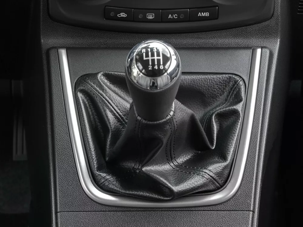 Автомобиль Mazda 5 II (CW) Компактвэн