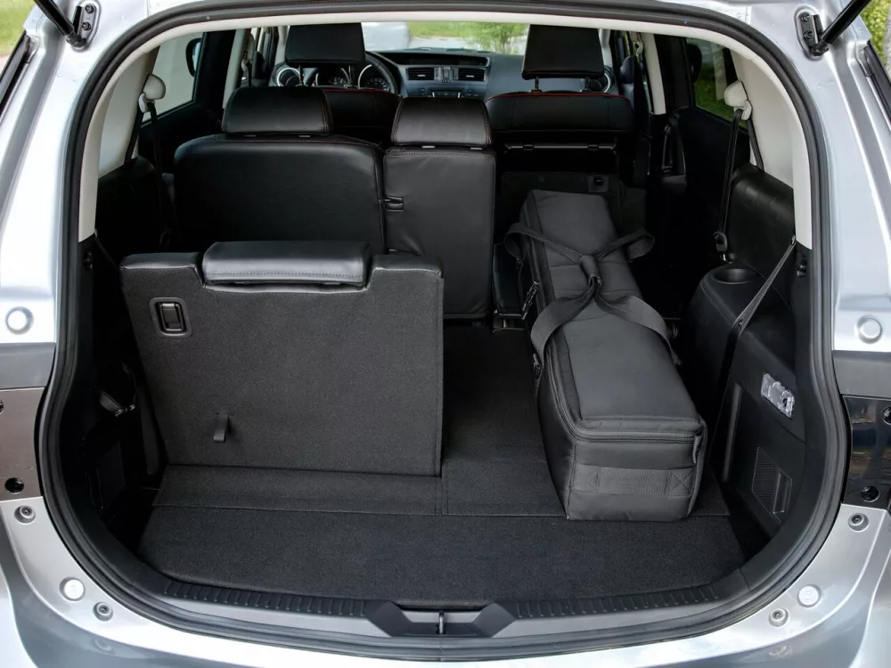 Автомобиль Mazda 5 II (CW) Компактвэн