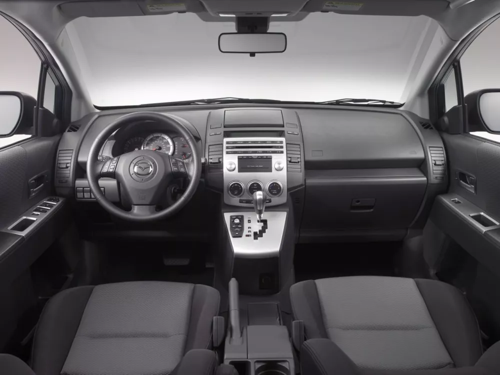 Автомобиль Mazda 5 I (CR) Компактвэн