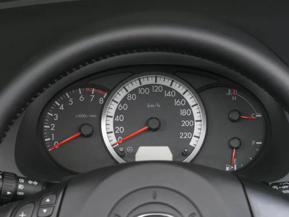 Автомобиль Mazda 5 I (CR) Компактвэн