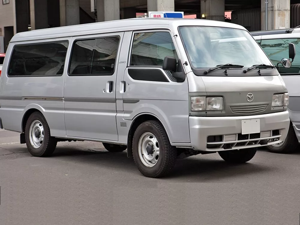 Автомобиль Mazda Bongo IV Минивэн Brawny
