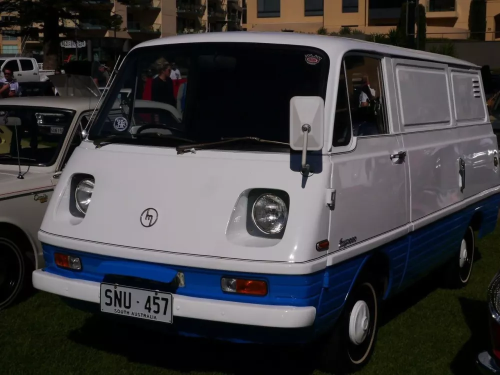 Автомобиль Mazda Bongo I Минивэн