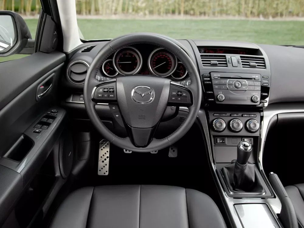 Автомобиль Mazda 6 II (GH) Рестайлинг Лифтбек