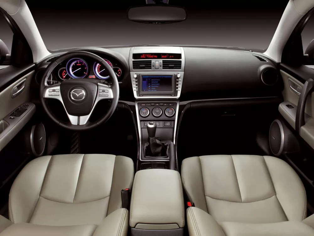 Автомобиль Mazda 6 II (GH) Лифтбек