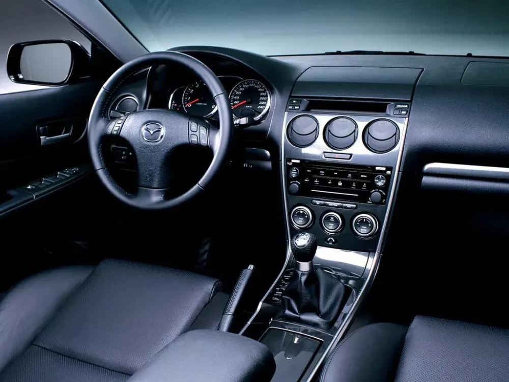 Автомобиль Mazda 6 I (GG) Рестайлинг Лифтбек