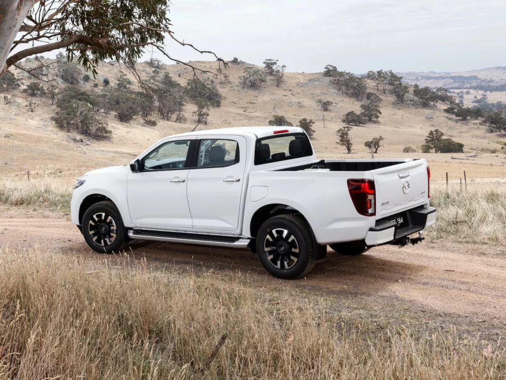 Автомобиль Mazda BT-50 III Рестайлинг Пикап Двойная кабина