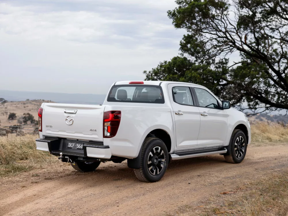 Автомобиль Mazda BT-50 III Рестайлинг Пикап Двойная кабина
