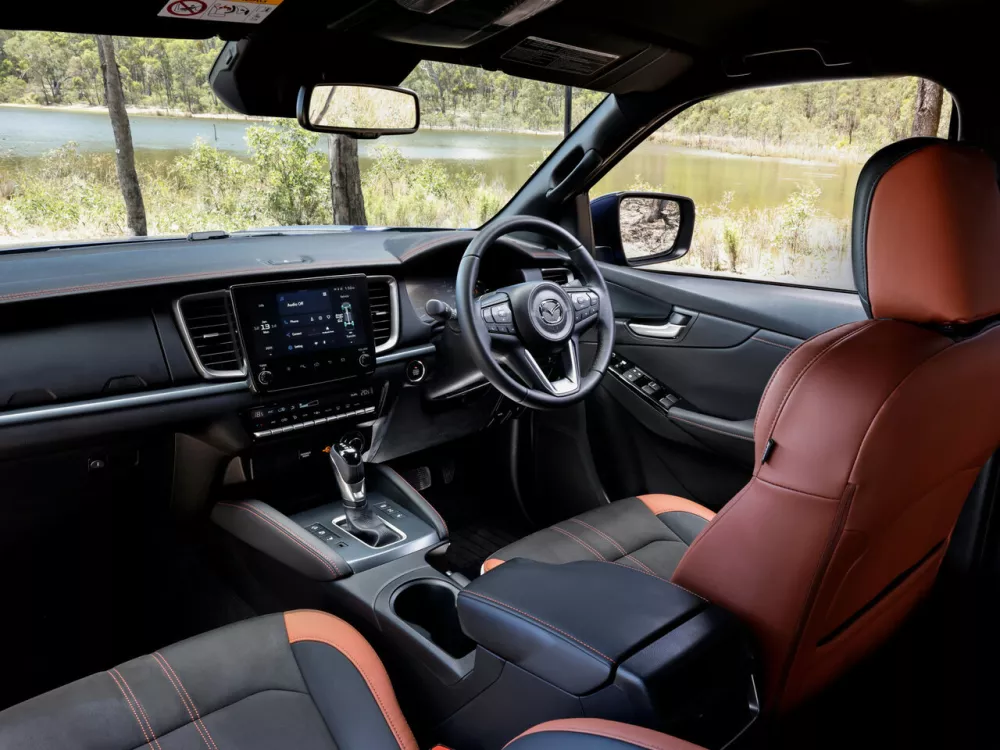 Автомобиль Mazda BT-50 III Рестайлинг Пикап Двойная кабина