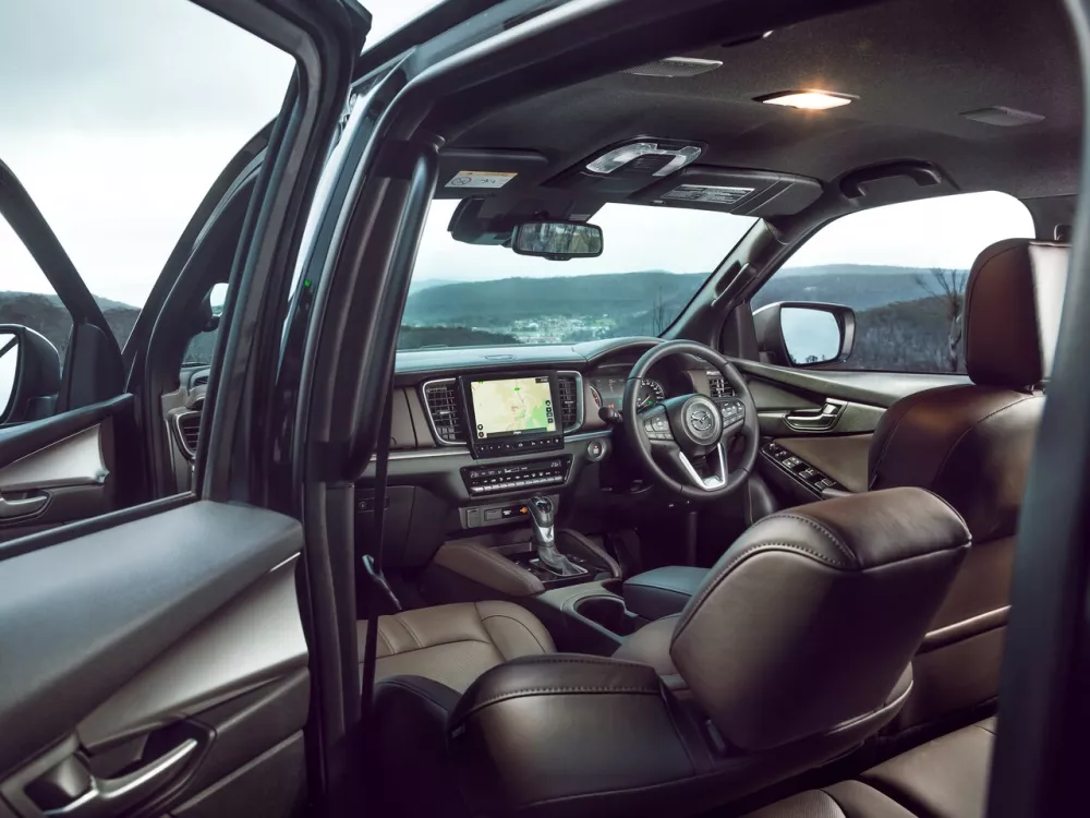 Автомобиль Mazda BT-50 III Пикап Двойная кабина