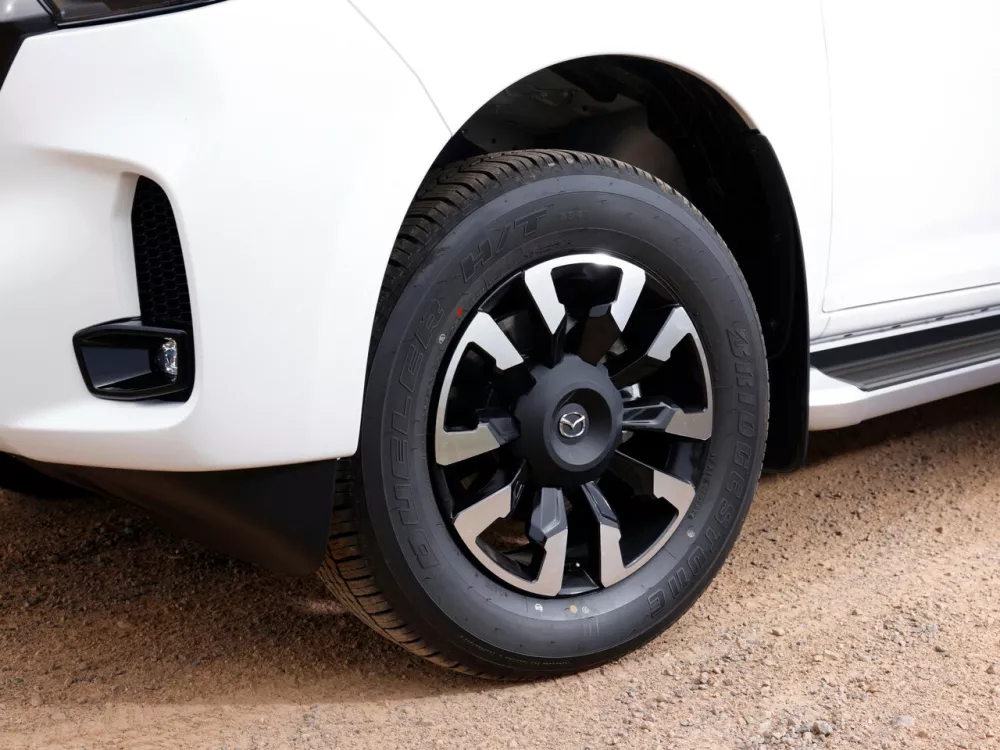 Автомобиль Mazda BT-50 III Рестайлинг Пикап Двойная кабина