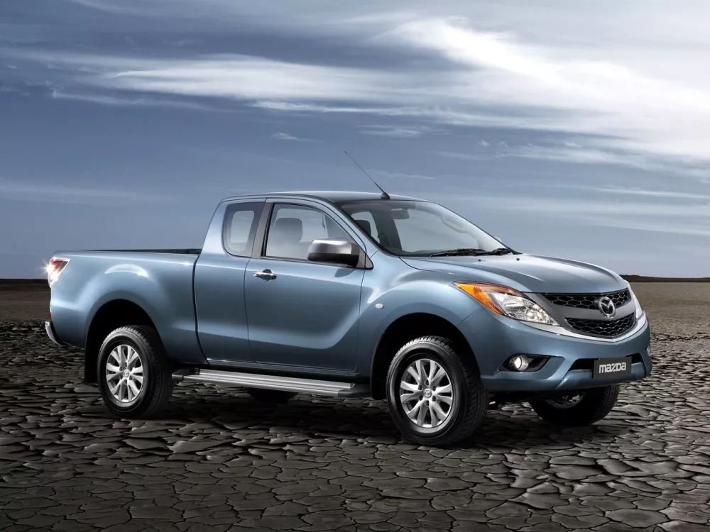 Автомобиль Mazda BT-50 II Пикап Полуторная кабина