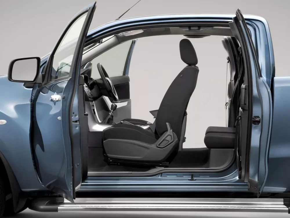 Автомобиль Mazda BT-50 II Пикап Полуторная кабина