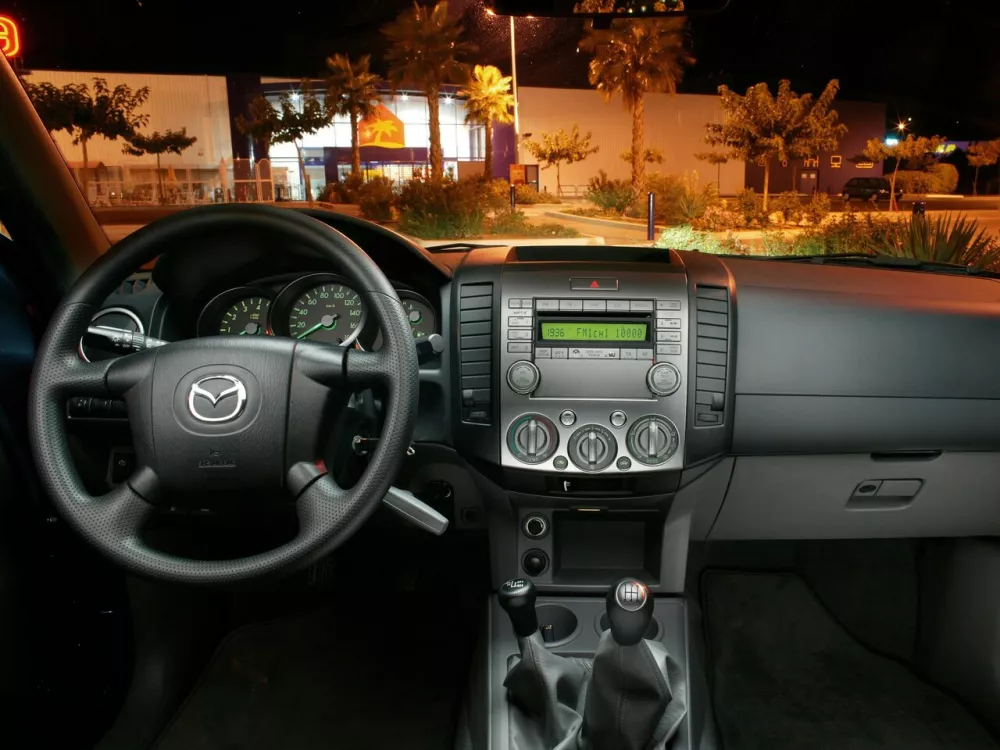 Автомобиль Mazda BT-50 I Пикап Двойная кабина