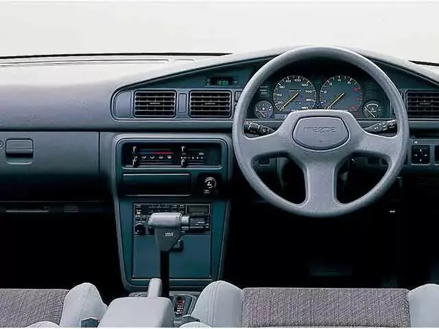 Автомобиль Mazda Capella IV Универсал (5 дверей)