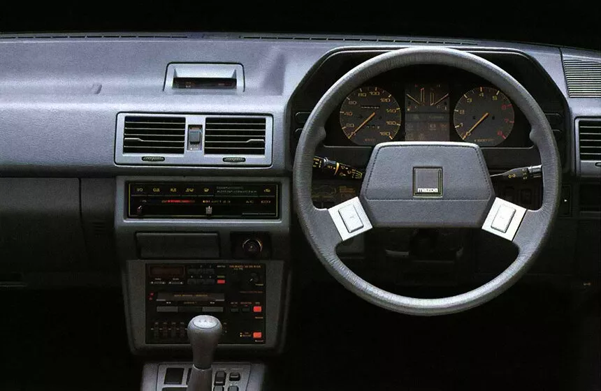 Автомобиль Mazda Capella III Хэтчбек (5 дверей)