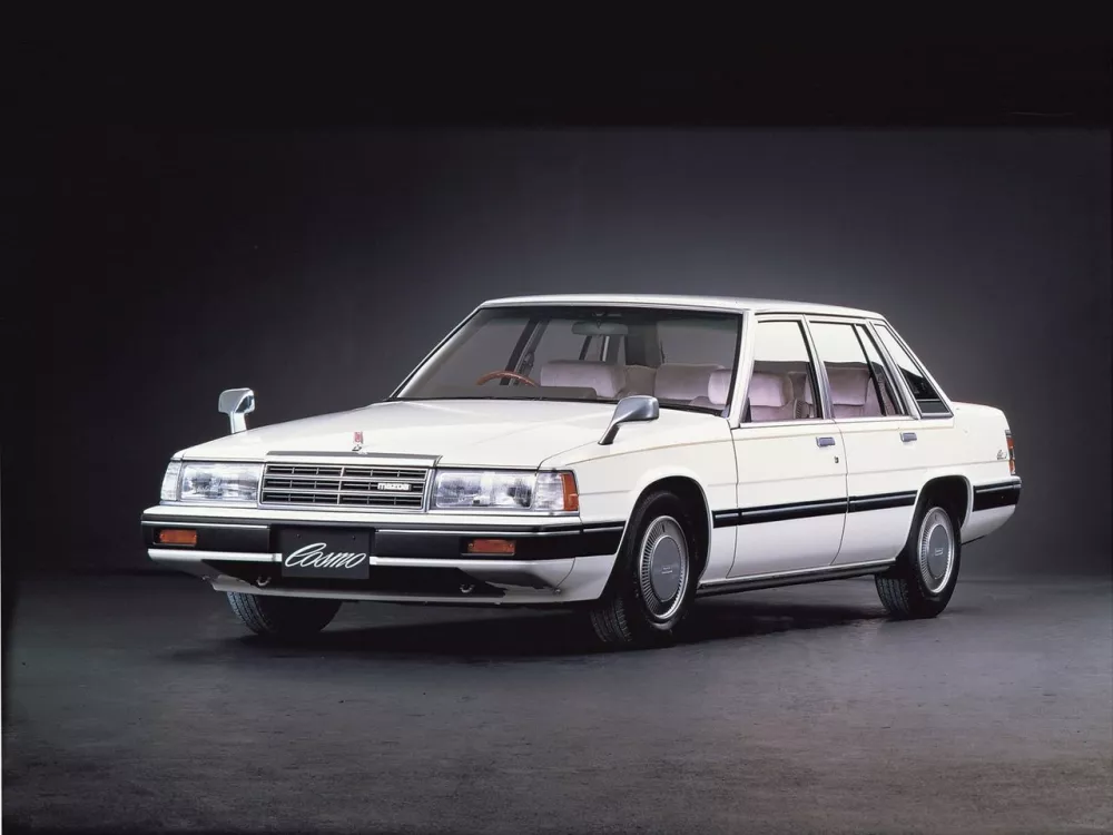 Автомобиль Mazda Cosmo HB Седан
