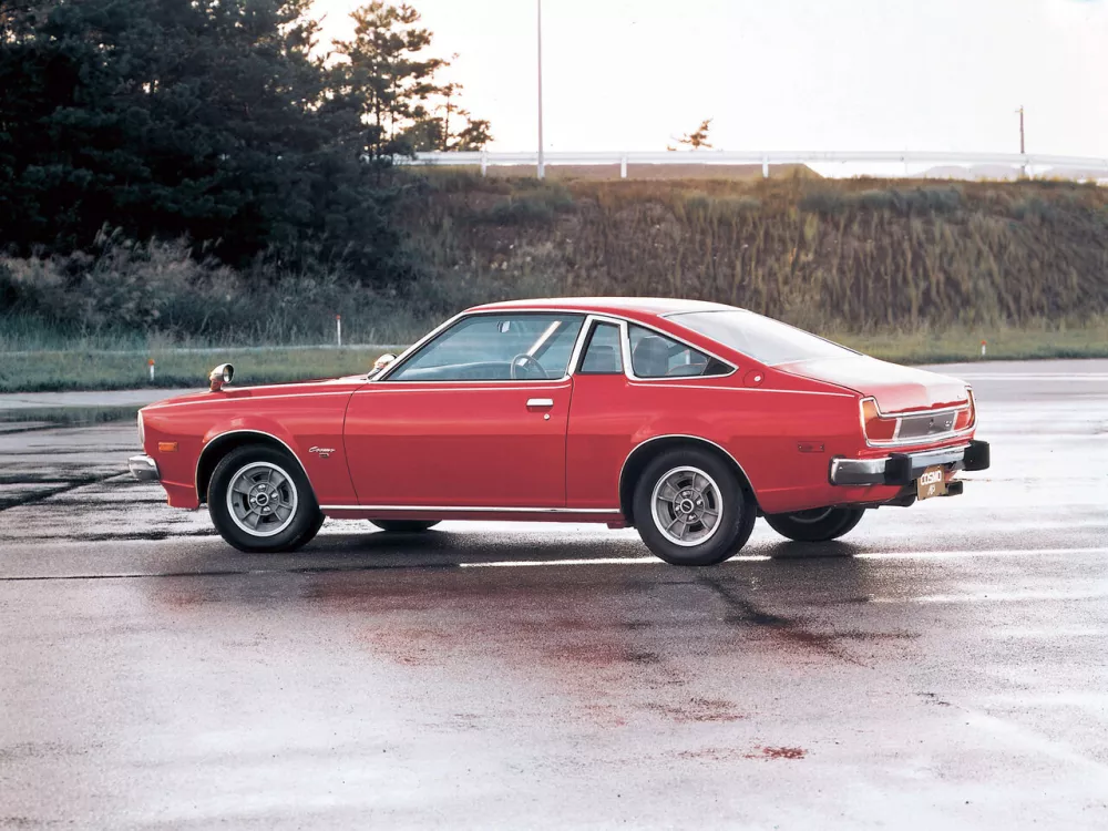 Автомобиль Mazda Cosmo CD Фастбек AP