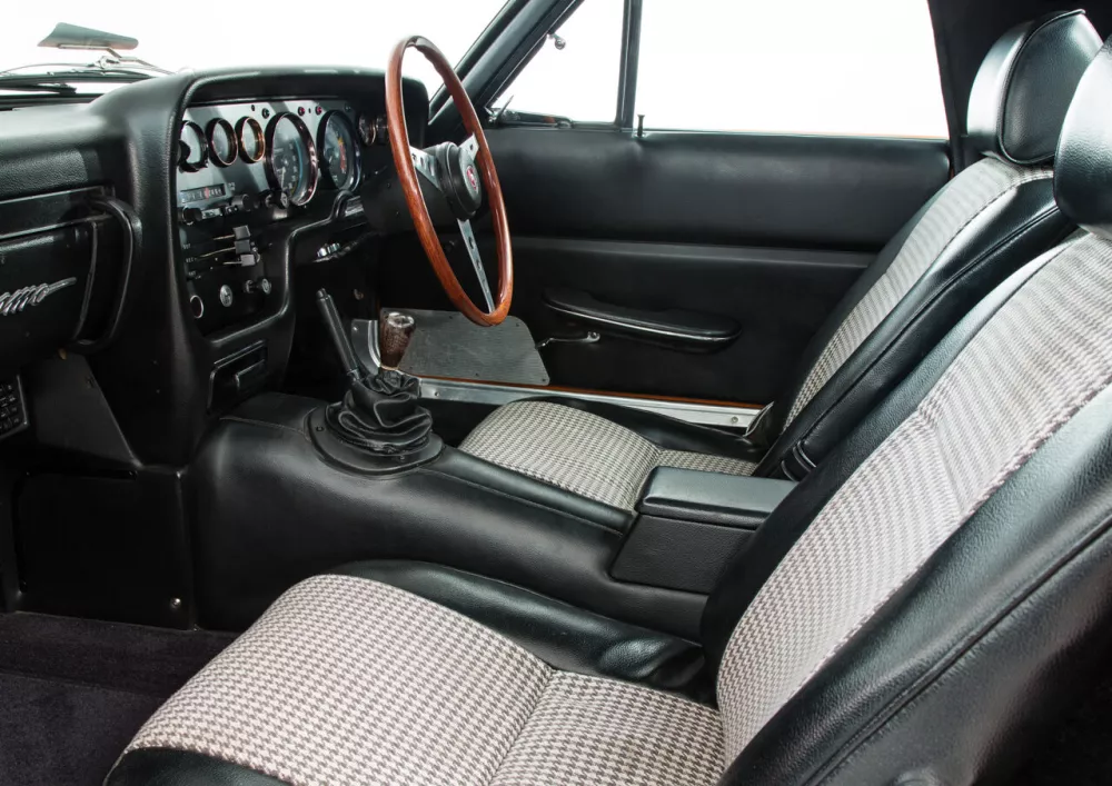Автомобиль Mazda Cosmo L10 Купе