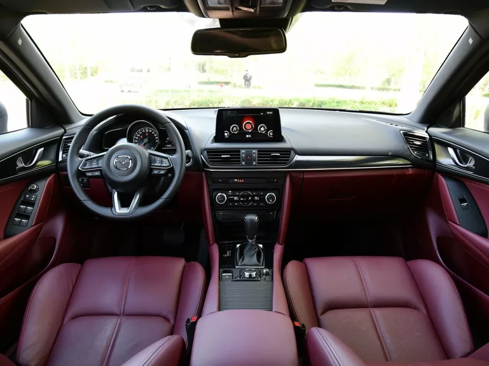Автомобиль Mazda CX-4 I Рестайлинг Внедорожник (5 дверей)