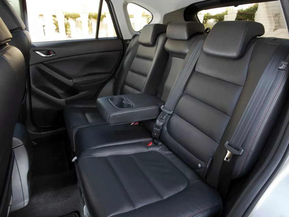 Автомобиль Mazda CX-5 I Внедорожник (5 дверей)