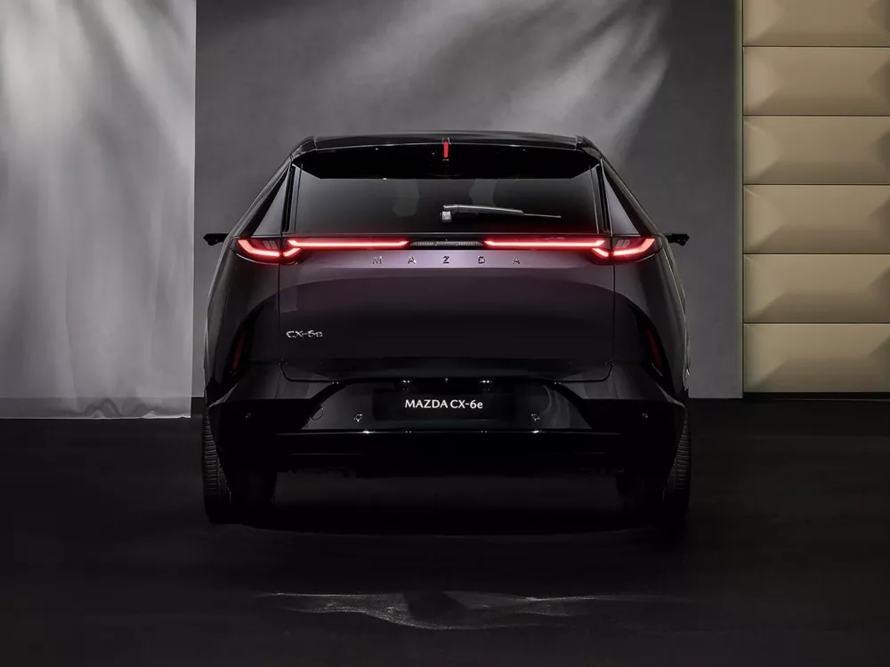 Автомобиль Mazda CX-6e Внедорожник (5 дверей)