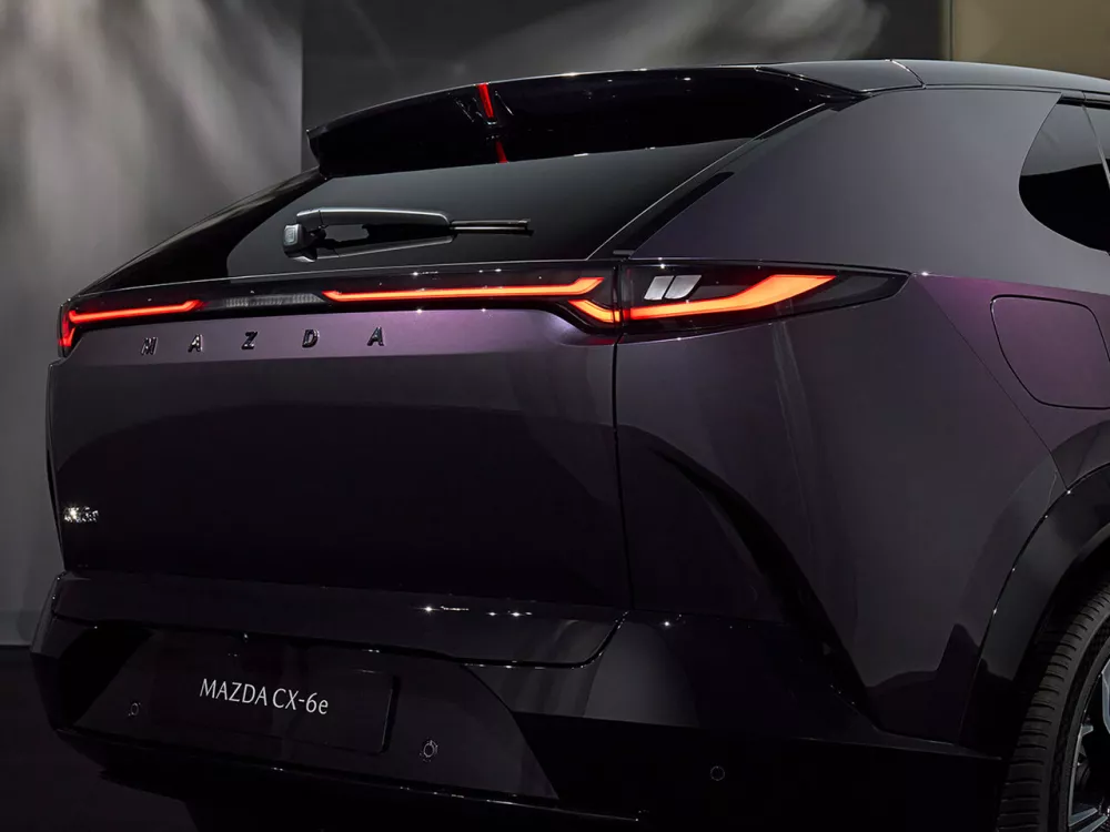 Автомобиль Mazda CX-6e Внедорожник (5 дверей)