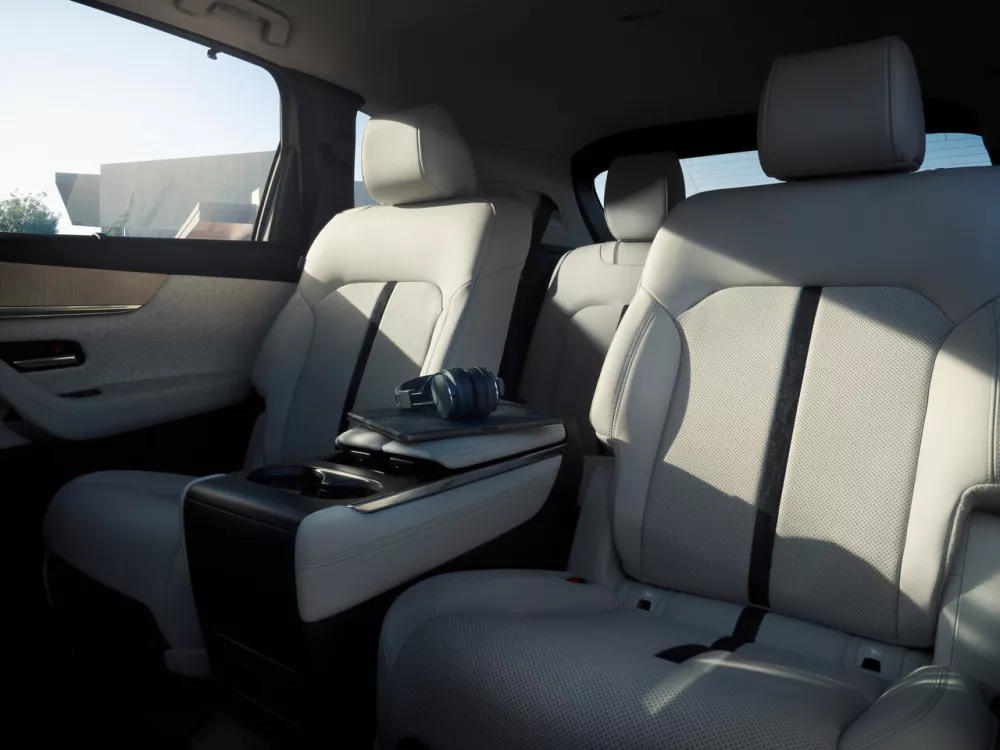 Автомобиль Mazda CX-90 Внедорожник (5 дверей)