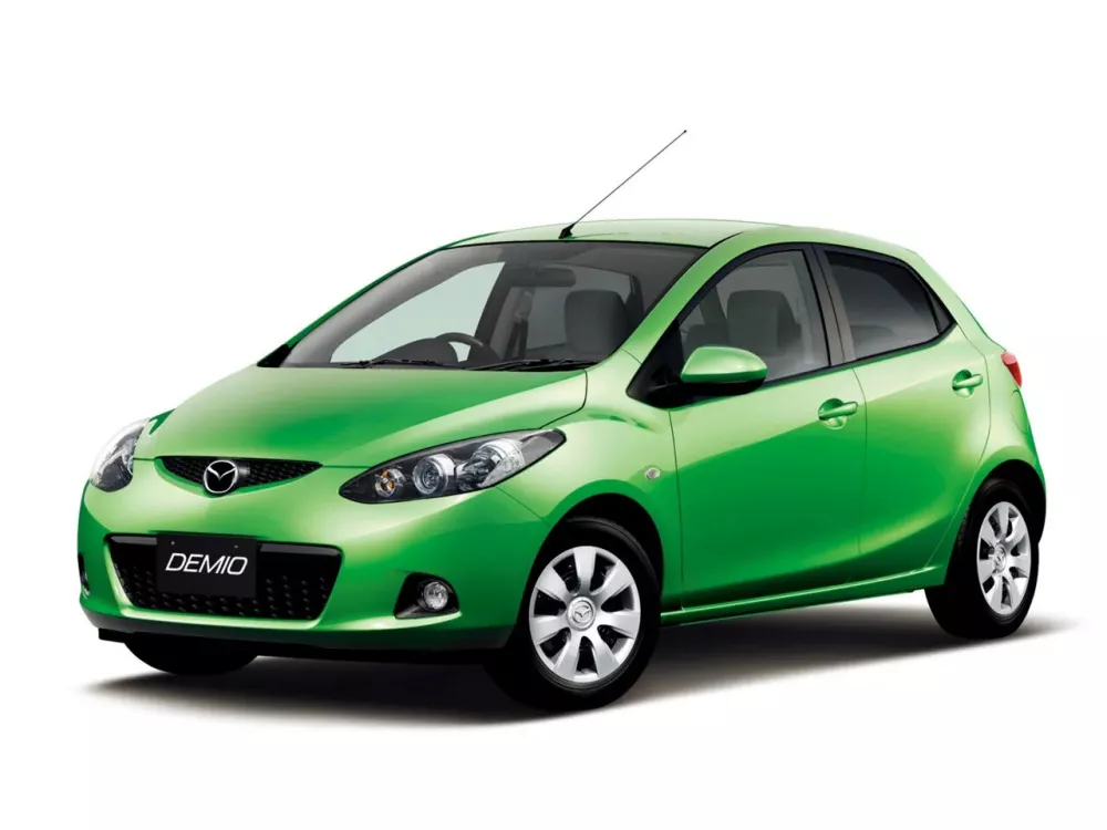 Автомобиль Mazda Demio III (DE) Хэтчбек (5 дверей)