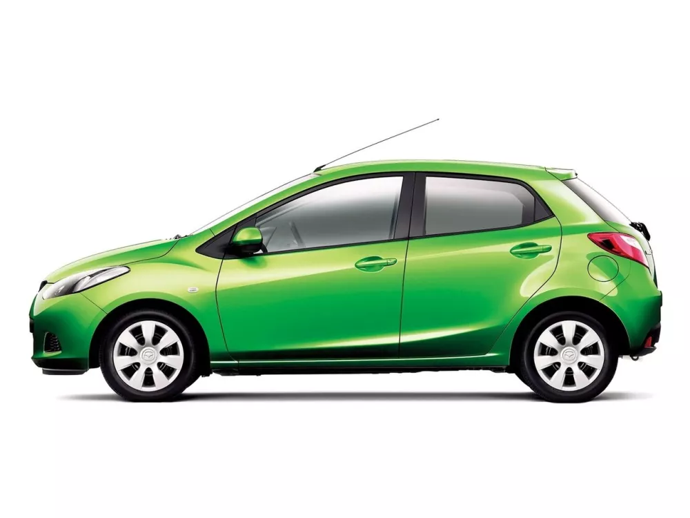 Автомобиль Mazda Demio III (DE) Хэтчбек (5 дверей)