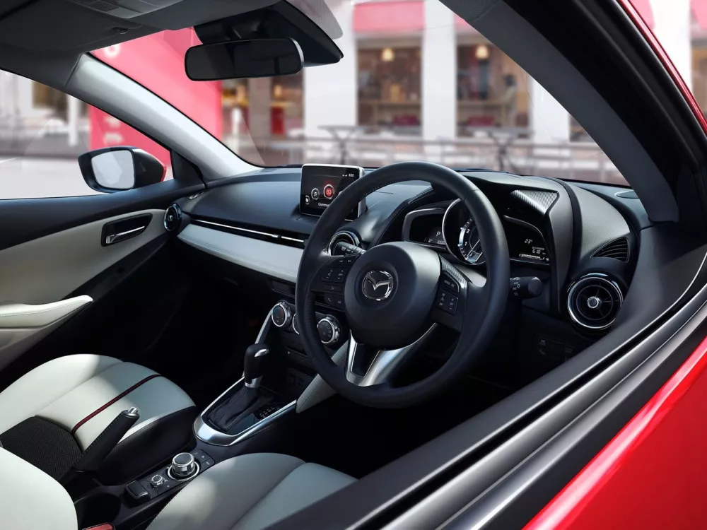 Автомобиль Mazda Demio IV (DJ) Хэтчбек (5 дверей)