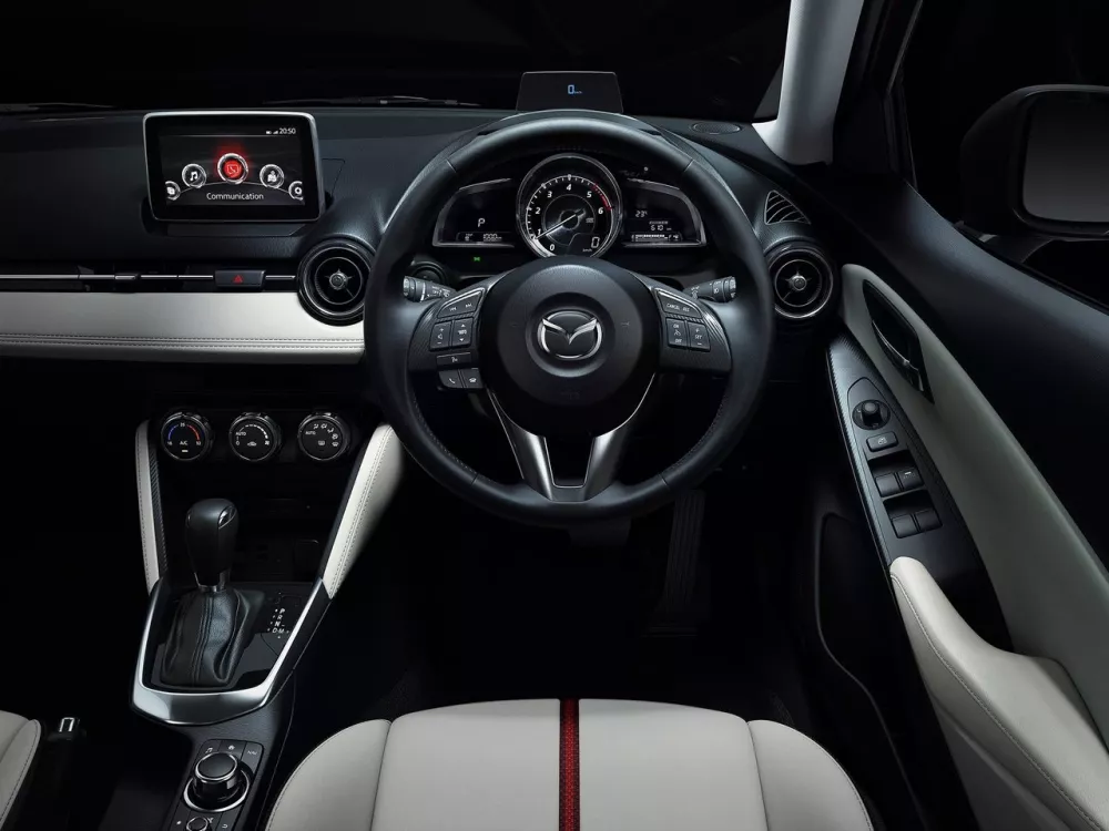 Автомобиль Mazda Demio IV (DJ) Хэтчбек (5 дверей)