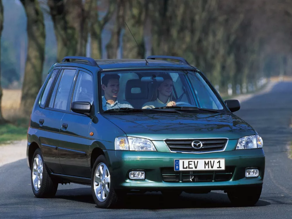 Автомобиль Mazda Demio I (DW) Хэтчбек (5 дверей)