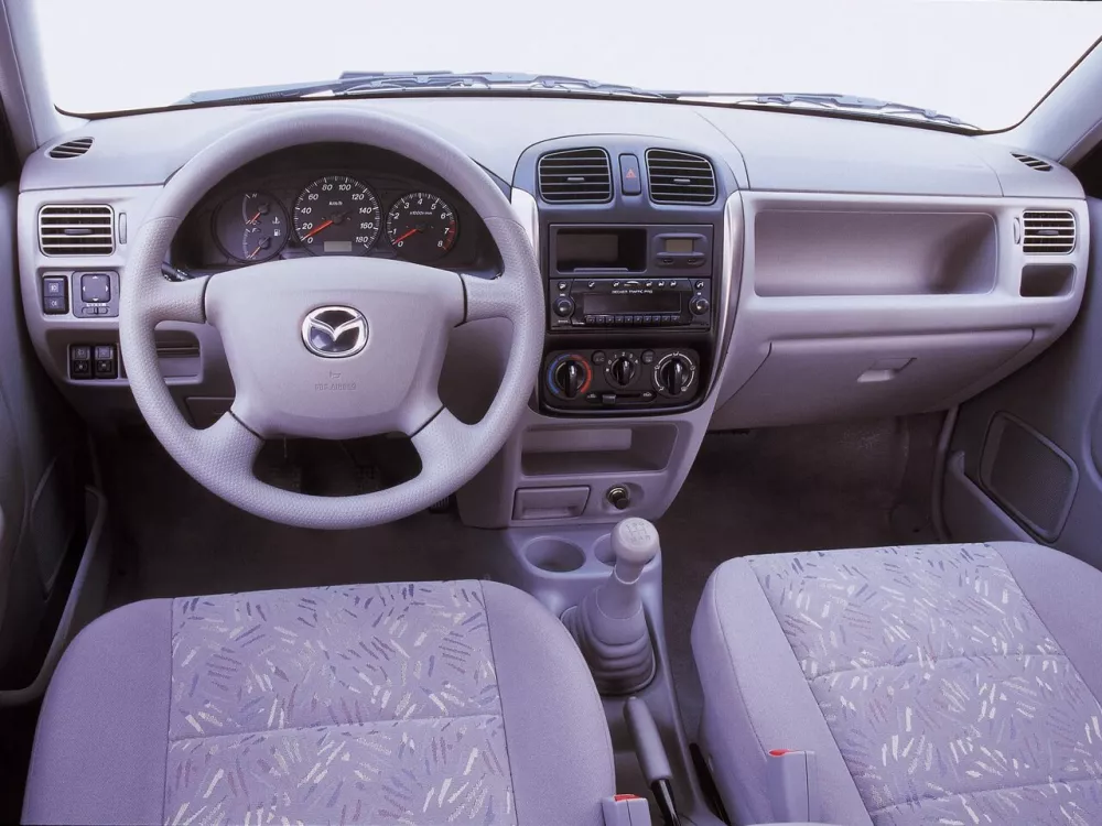 Автомобиль Mazda Demio I (DW) Хэтчбек (5 дверей)